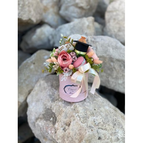 Aranjament absolvire cu flori uscate Pink Aranjament absolvire cu flori uscate Pink