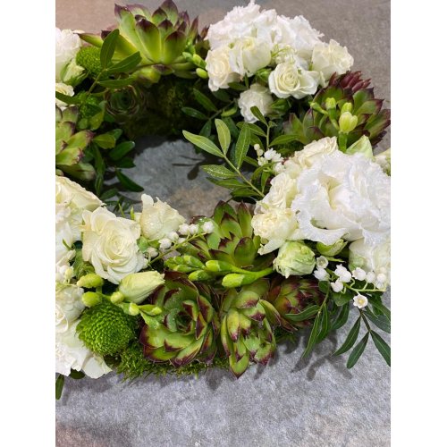 Coronita funerara diametru 35 cm  Coronita funerara diametru 35 cm