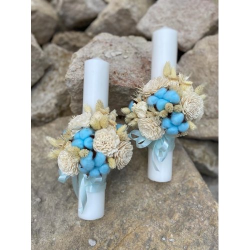 Lumanare de botez decorat cu flori uscate si bumbac 