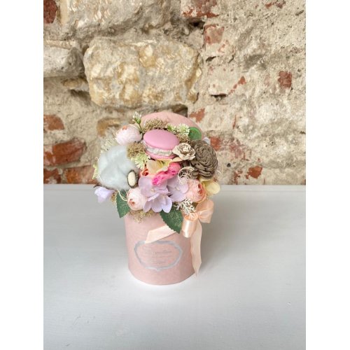 Aranjament dragut in cutie cu flori de matase , plante uscate si accesorii Little box Aranjament dragut in cutie cu flori de matase , plante uscate si accesorii Little box