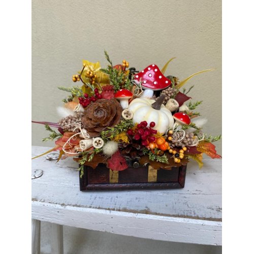 Aranjament de toamna in cufar 20 cm Aranjament de toamna in cufar 20 cm