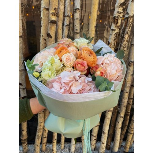Buchet Pastel cu Hydrangea , Ranunculus, Eudtoma si Trandafiri Buchet Pastel cu Hydrangea , Ranunculus, Eudtoma si Trandafiri