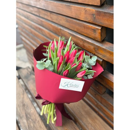 Buchet cu 19 lalele roșii