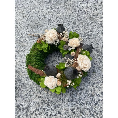 Coronita de muschi decorat cu flori si plante uscate , 20 cm Coronita de muschi decorat cu flori si plante uscate , 20 cm