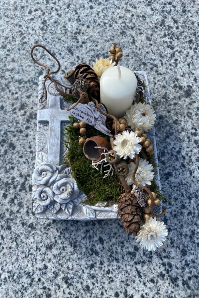 Aranjament pentru luminatie in vas de piatra 4