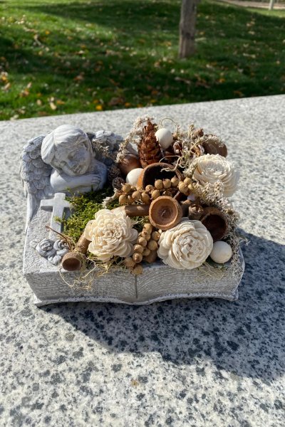 Aranjament pentru luminatie in vas de piatra 