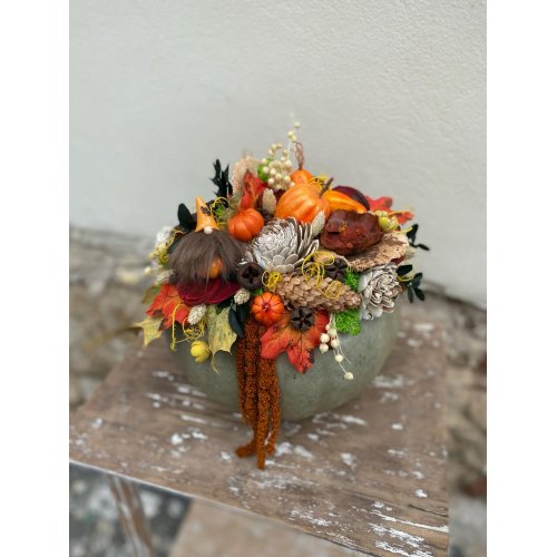Aranjament cu flori uscate pe dovleac natural 35 cm Aranjament cu flori uscate pe dovleac natural 35 cm