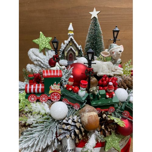 Aranjament de craciun cu brad artificial Christmas box Aranjament de craciun cu brad artificial Christmas box