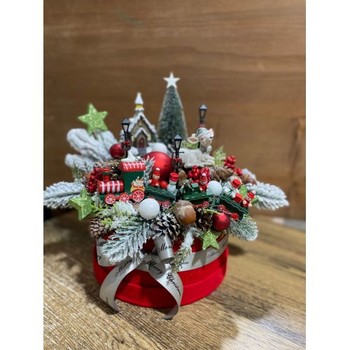 Aranjament de craciun cu brad artificial Christmas box Aranjament de craciun cu brad artificial Christmas box