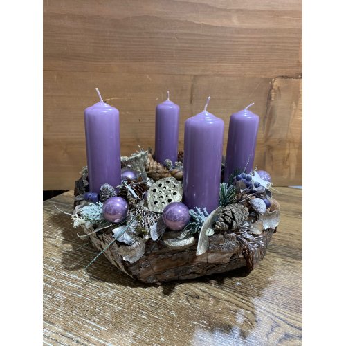 Coronita de advent cu lumanari mov Coronita de advent cu lumanari mov