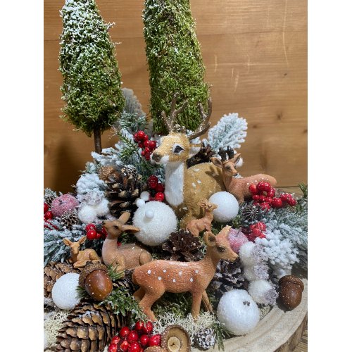 Aranjament de iarna cu caprioare Familia Bambi Aranjament de iarna cu caprioare Familia Bambi